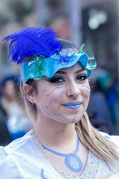 G. ARTALE - LA RAGAZZA CON LA PIUMA BLU'.jpg